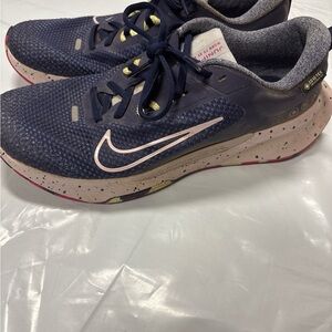 Nike Women's Blue and Pink trail shoe running shoes only been worn 1 time